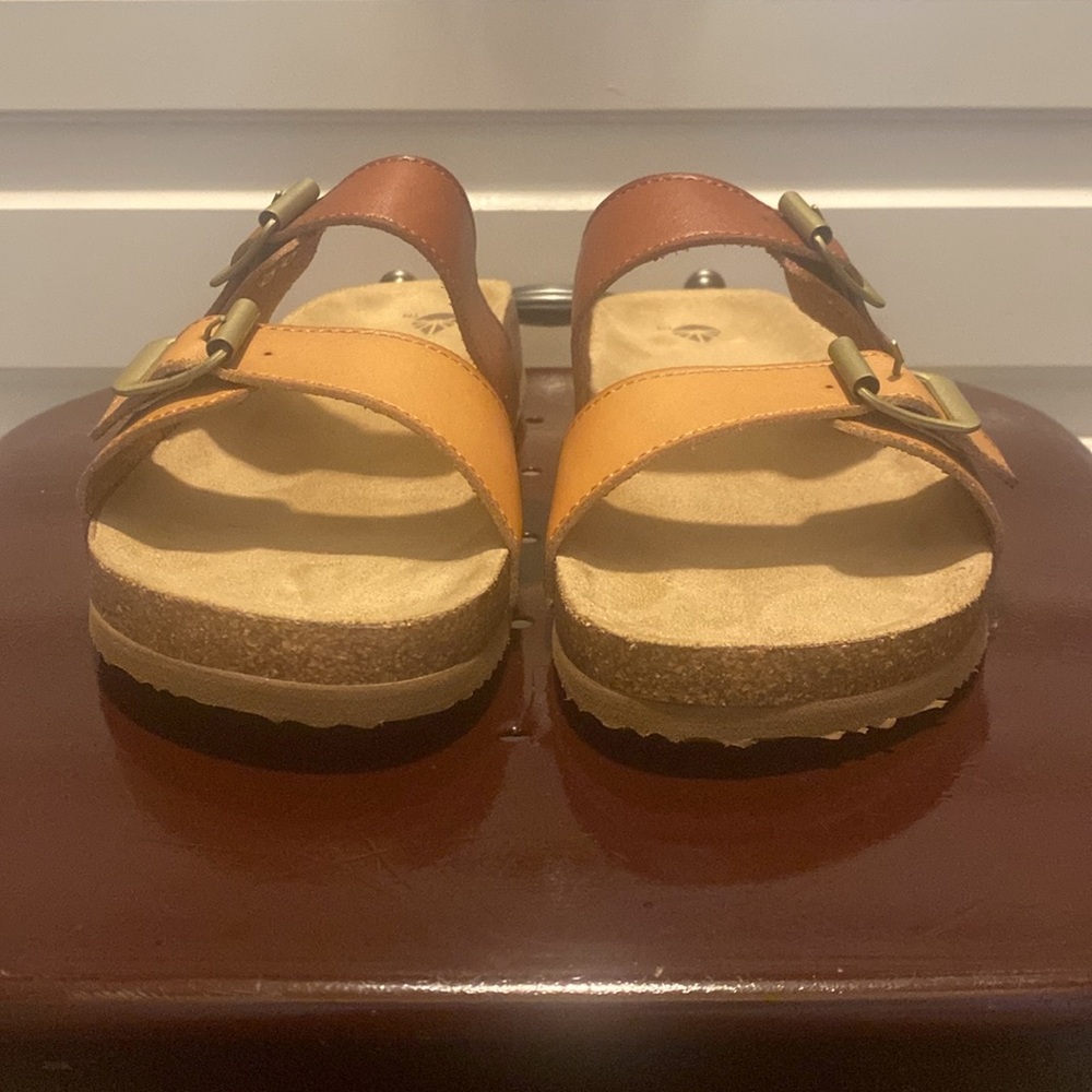 EUC. Brown and Tan Sandals. Women’s Size 10 - Picture 3 of 13